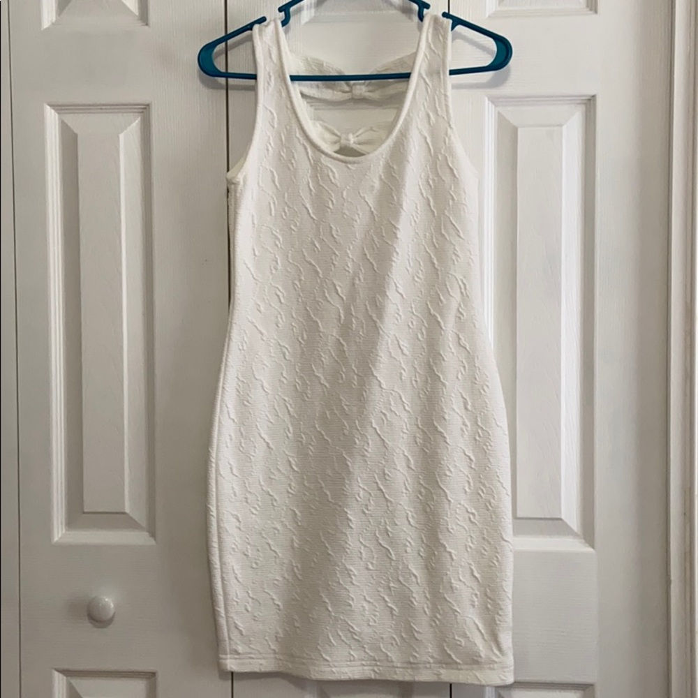 White bodycon dress